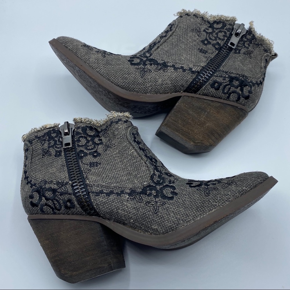 Naughty Monkey Sz 7 Embroidered Booties
